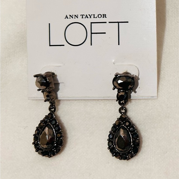 Ann Taylor Loft Dangle Earrings Dressy Black Stones - Picture 1 of 3